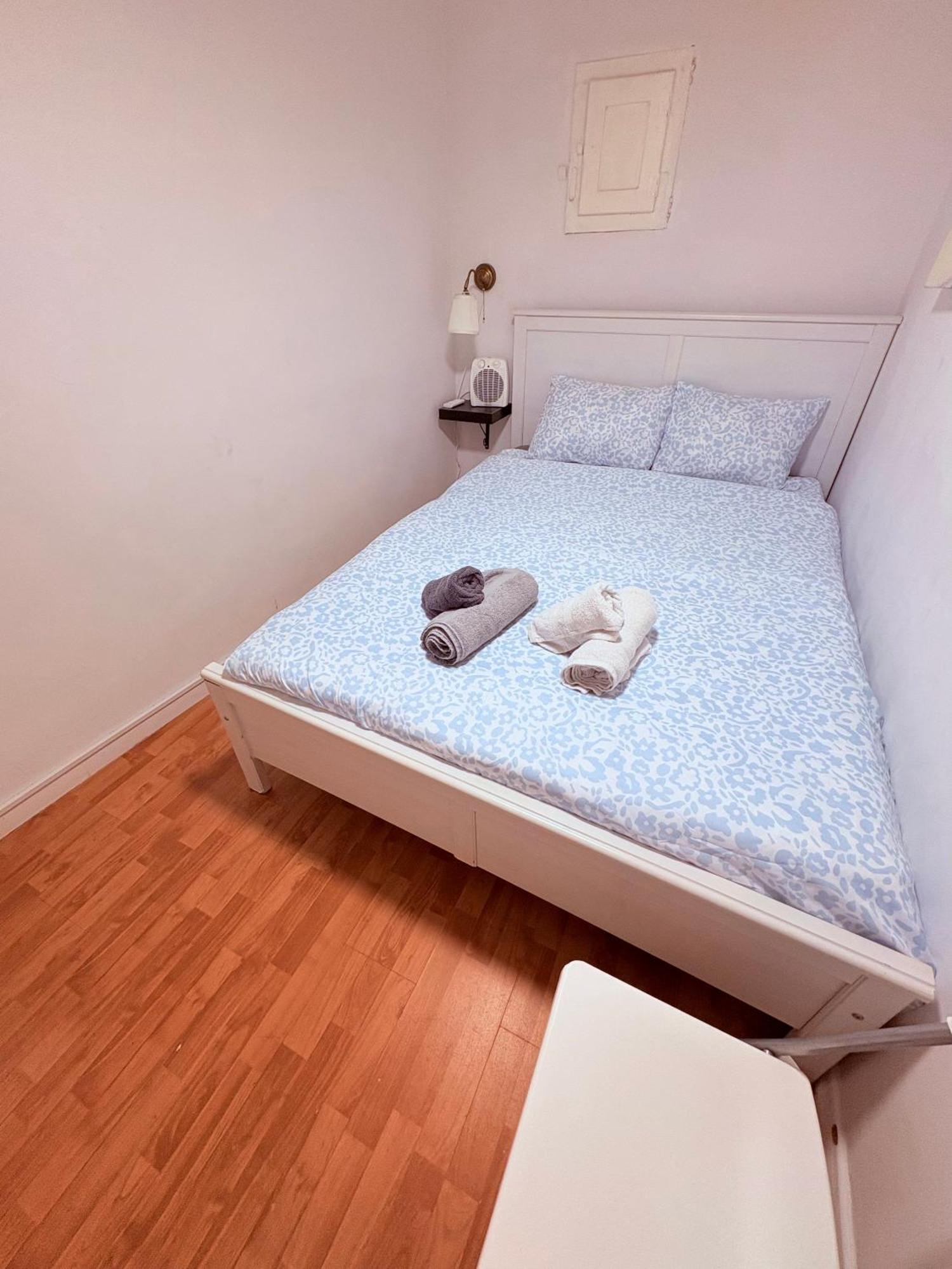 Stunning Flat For 6 People 3 Blocks From The Beach Plus Welcome Breakfast Барселона Экстерьер фото