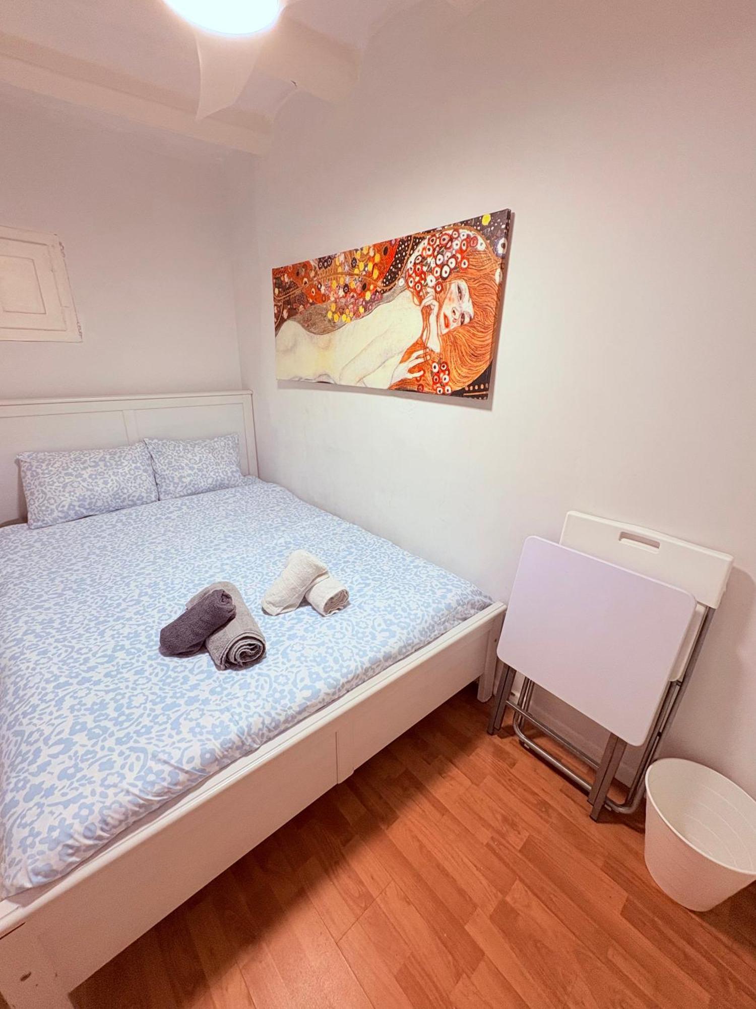 Stunning Flat For 6 People 3 Blocks From The Beach Plus Welcome Breakfast Барселона Экстерьер фото