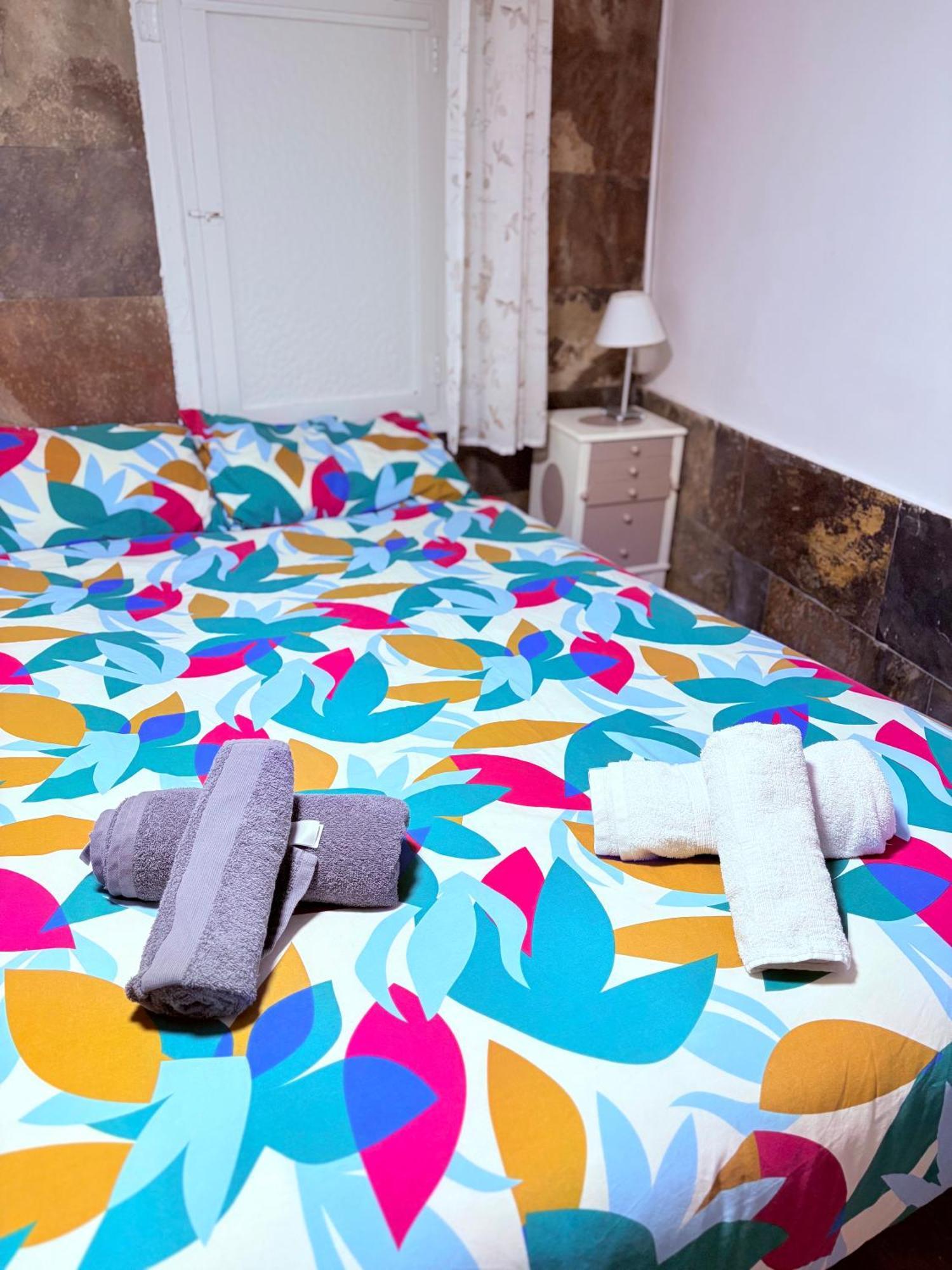 Stunning Flat For 6 People 3 Blocks From The Beach Plus Welcome Breakfast Барселона Экстерьер фото