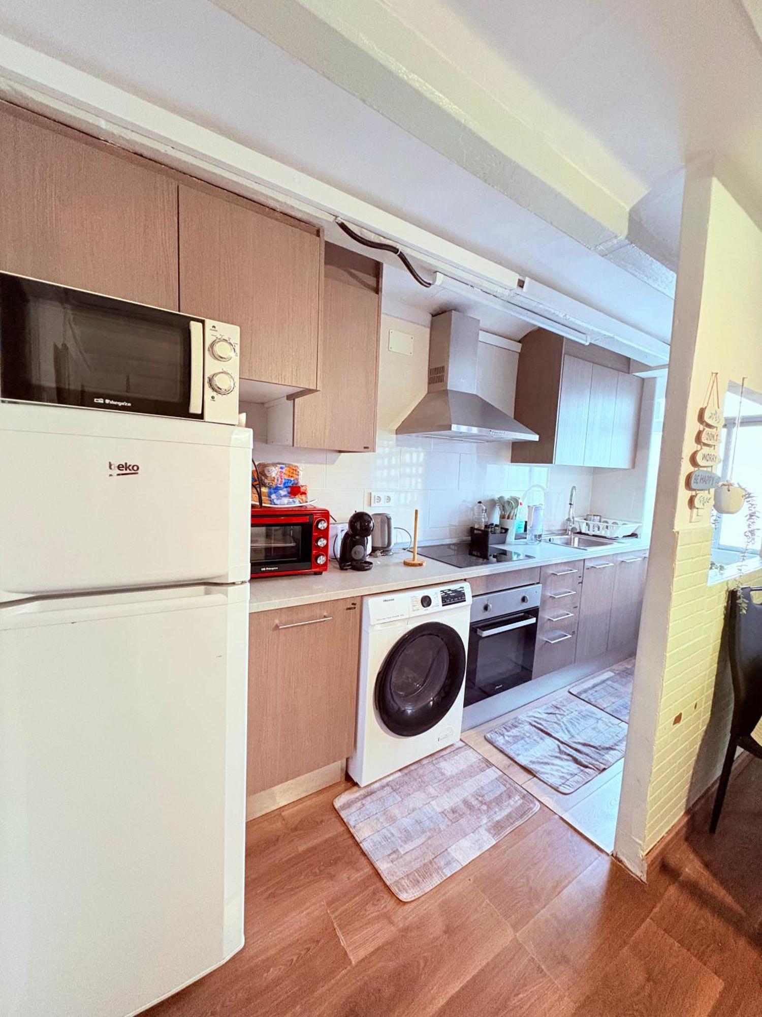 Stunning Flat For 6 People 3 Blocks From The Beach Plus Welcome Breakfast Барселона Экстерьер фото