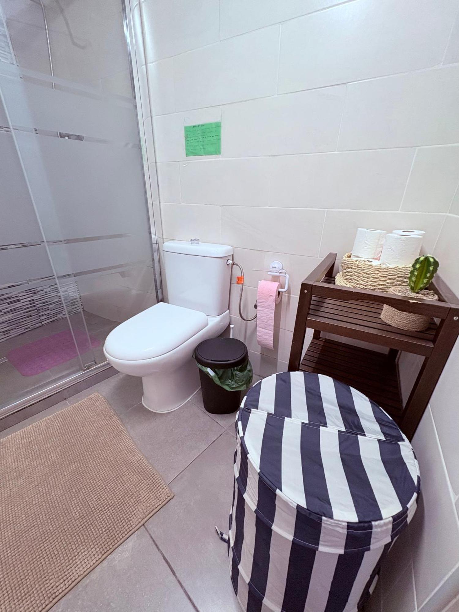 Stunning Flat For 6 People 3 Blocks From The Beach Plus Welcome Breakfast Барселона Экстерьер фото