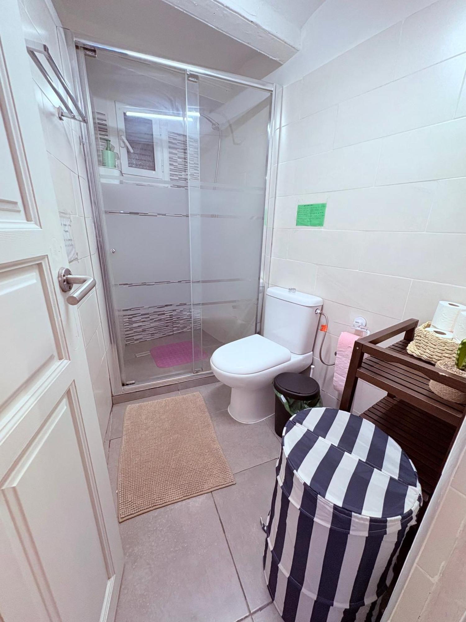 Stunning Flat For 6 People 3 Blocks From The Beach Plus Welcome Breakfast Барселона Экстерьер фото
