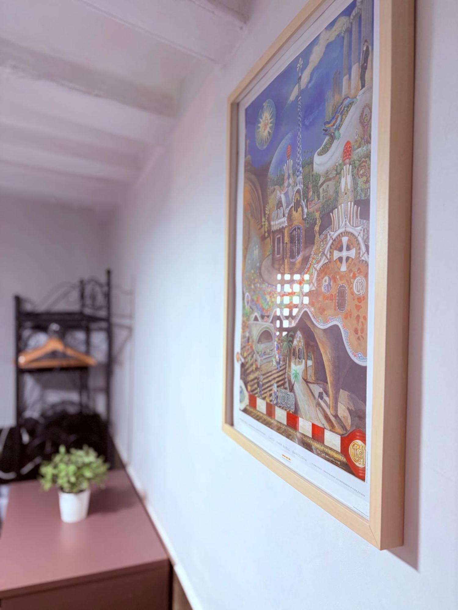 Stunning Flat For 6 People 3 Blocks From The Beach Plus Welcome Breakfast Барселона Экстерьер фото