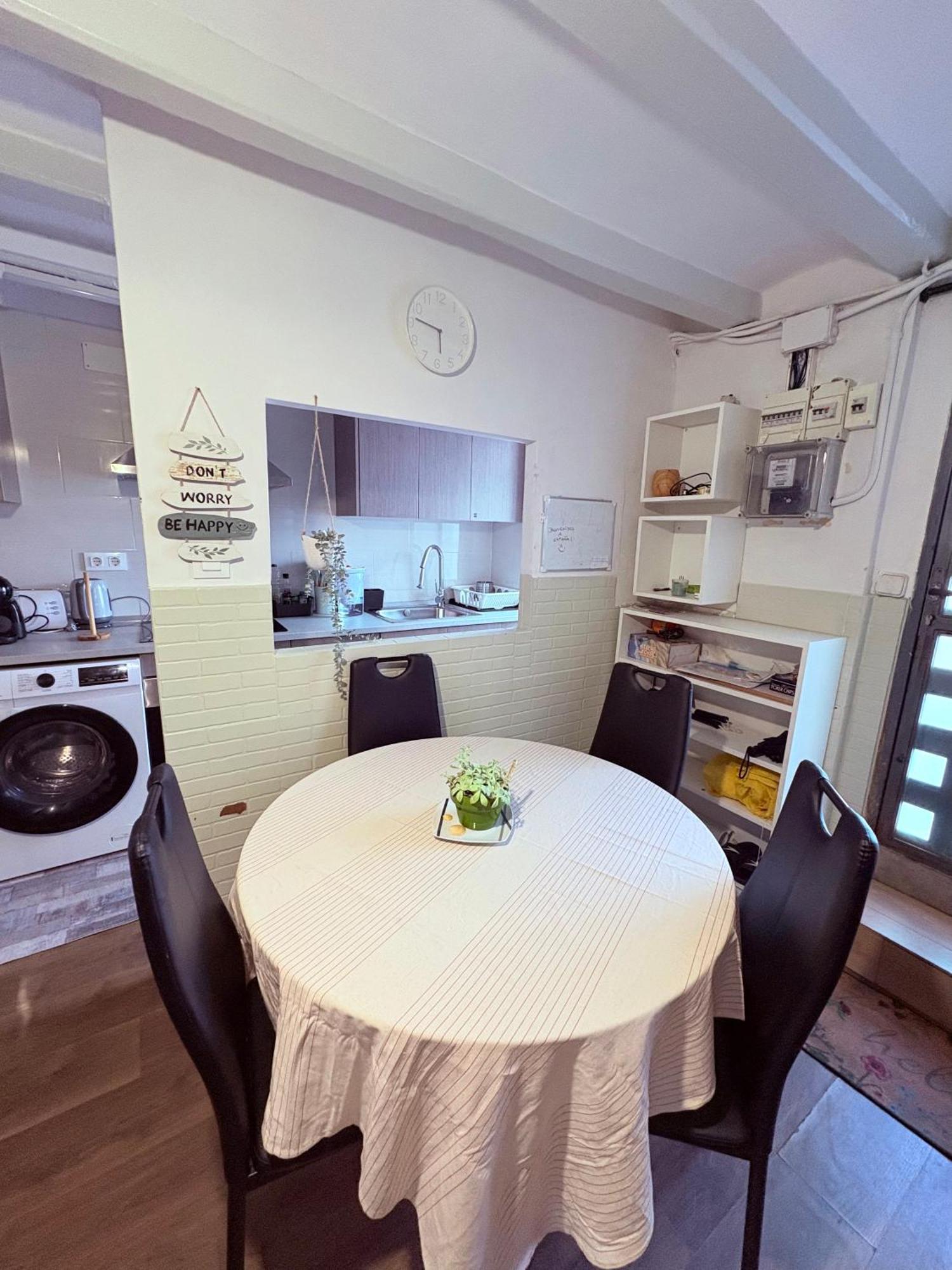 Stunning Flat For 6 People 3 Blocks From The Beach Plus Welcome Breakfast Барселона Экстерьер фото
